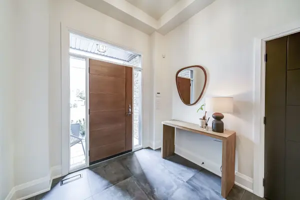 116 Lucas ST, Richmond Hill, ON L4C 4P5