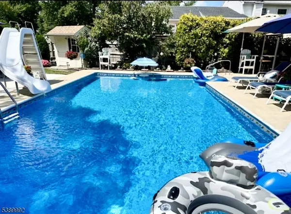 902 10Th St, Union Beach Boro, NJ 07735