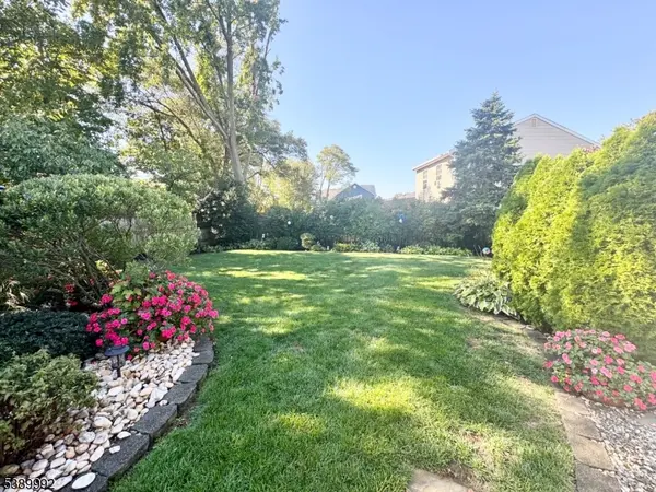 902 10Th St, Union Beach Boro, NJ 07735