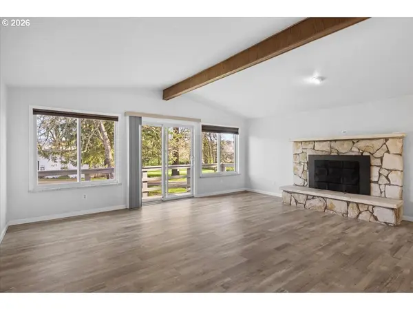 3905 CARNES RD, Roseburg, OR 97471