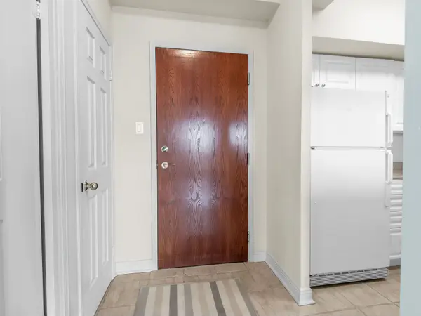 800 Sheppard AVE W #507, Toronto C06, ON M3H 6B4