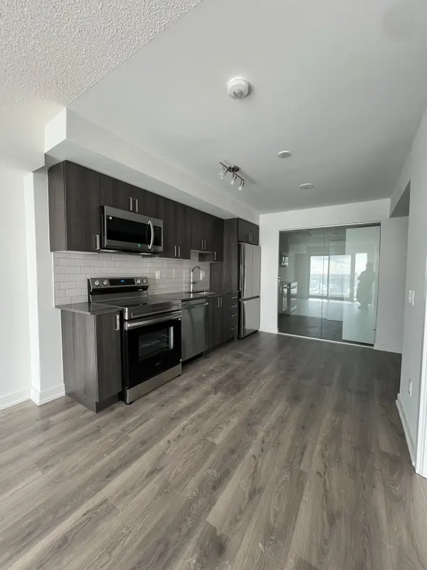 1010 Sandy Beach RD #2006, Pickering, ON L1W 3V9