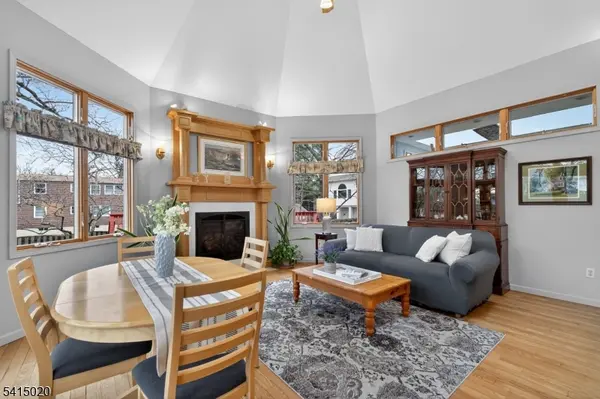 17 Richmond Ave, Cranford Twp., NJ 07016