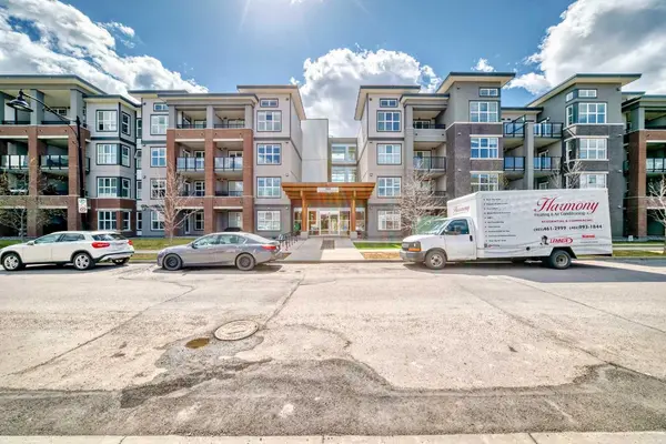 95 Burma Star RD SW #3210, Calgary, AB T3E 8A9