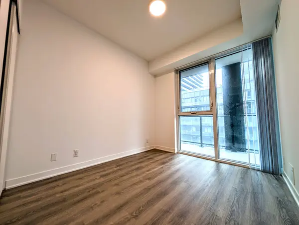 180 Front ST E #1807, Toronto C08, ON M5A 0A9