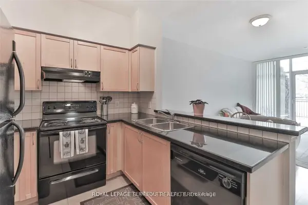 3830 Bathurst ST #107, Toronto C06, ON M3H 6C5