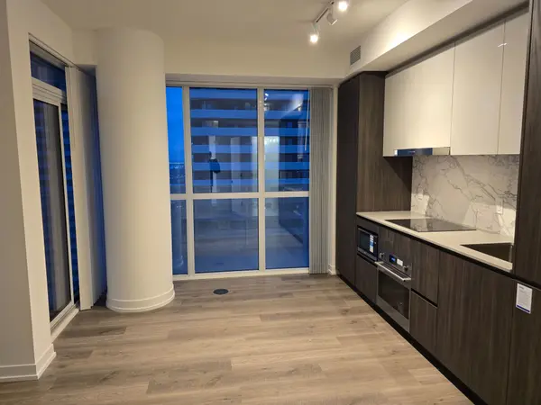 8 Interchange WAY #4312, Vaughan, ON L4K 5Z7