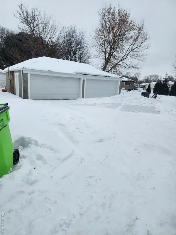 28140 Cole ST, Roseville, MI 48066