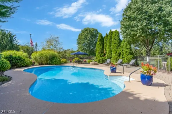 10 Heath Rd, Readington Twp., NJ 08889