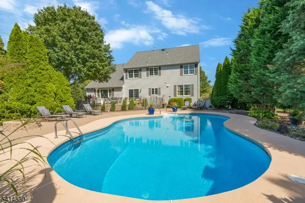 10 Heath Rd, Readington Twp., NJ 08889