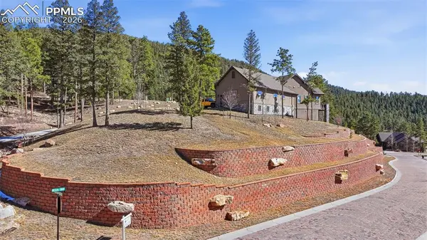 321 Thunder Ridge DR, Woodland Park, CO 80863