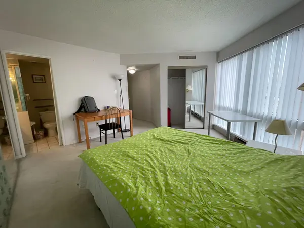 1001 Bay ST #2003, Toronto C01, ON M5S 3A6