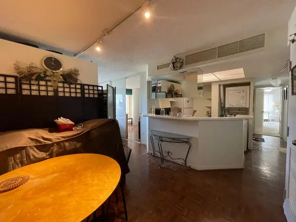 1001 Bay ST #2003, Toronto C01, ON M5S 3A6