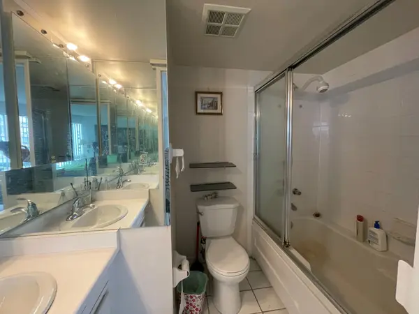 1001 Bay ST #2003, Toronto C01, ON M5S 3A6