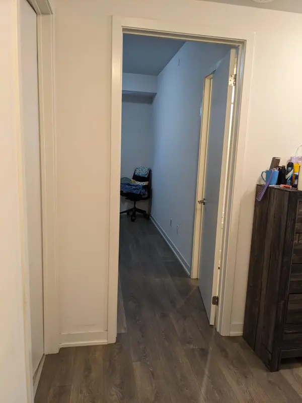 58 Sky Harbour DR #13, Brampton, ON L6Y 6J1