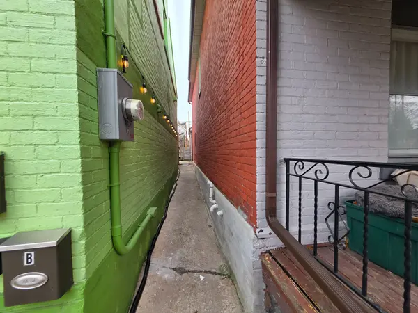 220 Emerald ST N, Hamilton, ON L8L 5K8