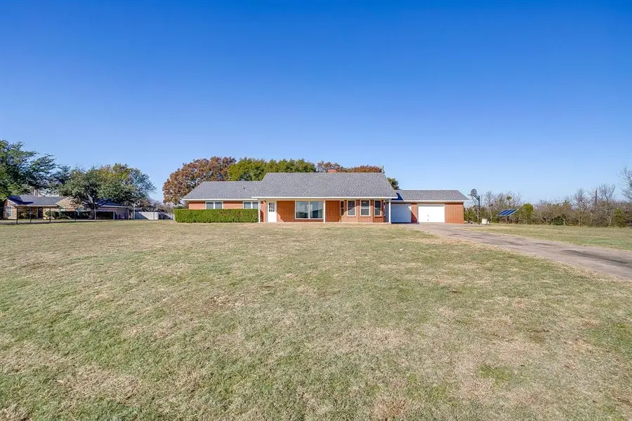 407 Llano Court, Weatherford, TX 76087