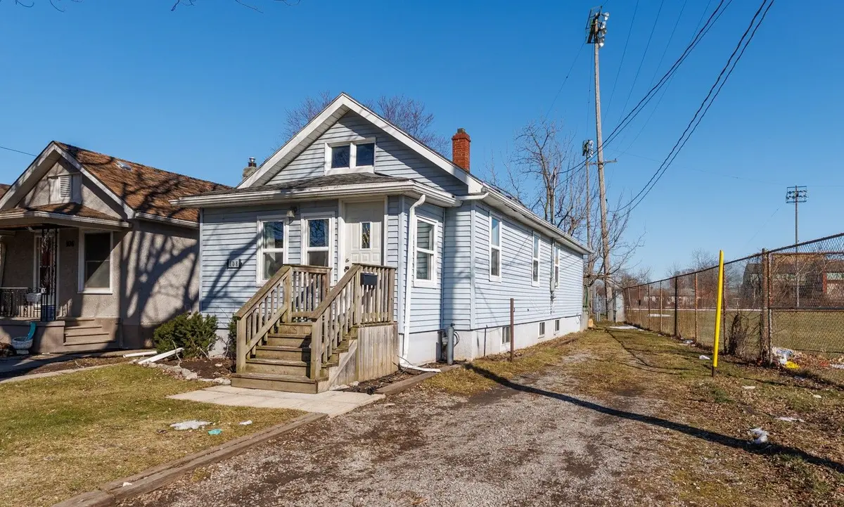 108 Burgar ST, Welland, ON L3B 2S8