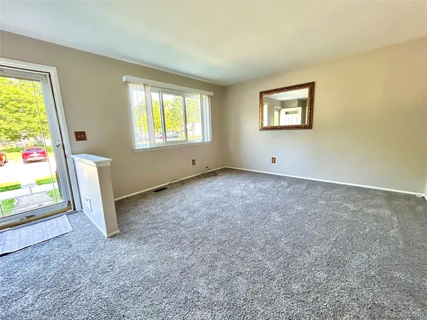 166 N Christine CIR, Mt. Clemens, MI 48043