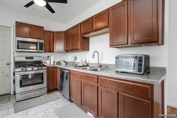 611 ASHLAND ST, Detroit, MI 48215