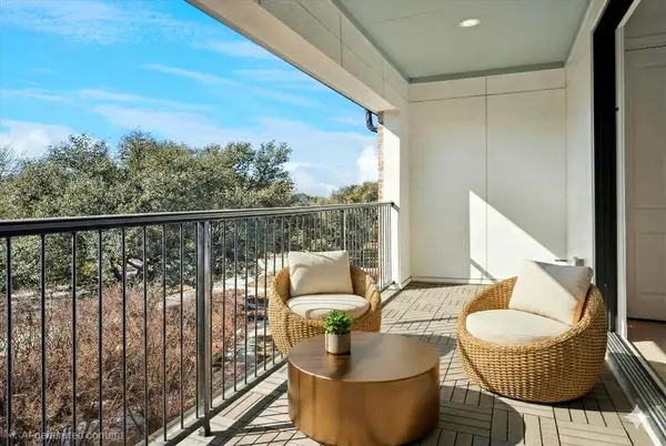 4066 Oak Circle, Addison, TX 75001