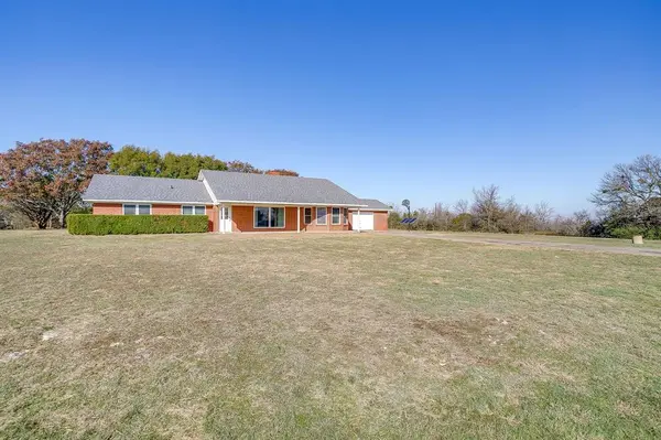 407 Llano Court, Weatherford, TX 76087