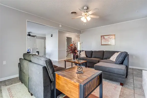 1505 N Matthews Street, Bowie, TX 76230