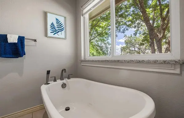 3921 Buena Vista Circle, Granbury, TX 76049