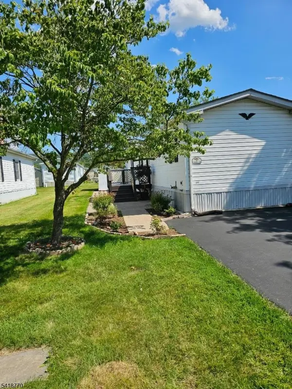 10 Clover, White Twp., NJ 07823