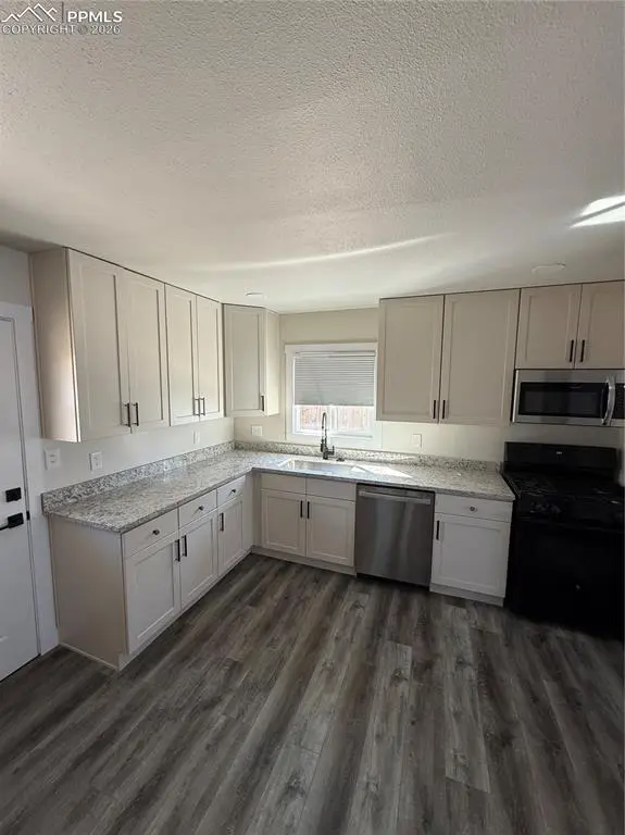 1313 Rockwood AVE, Colorado Springs, CO 80905