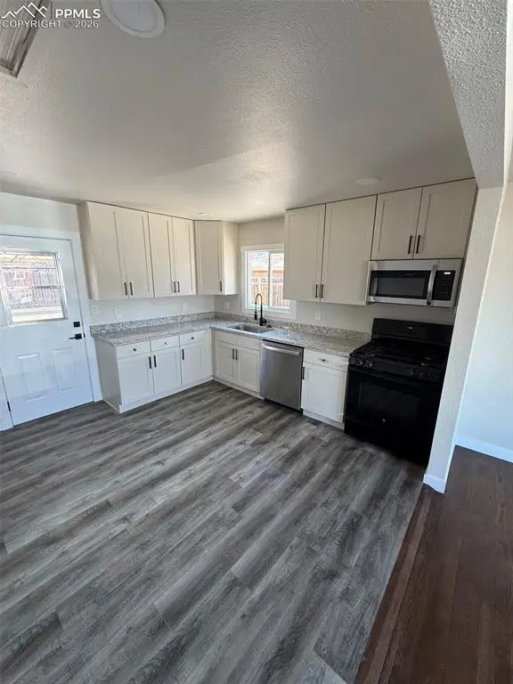 1313 Rockwood AVE, Colorado Springs, CO 80905