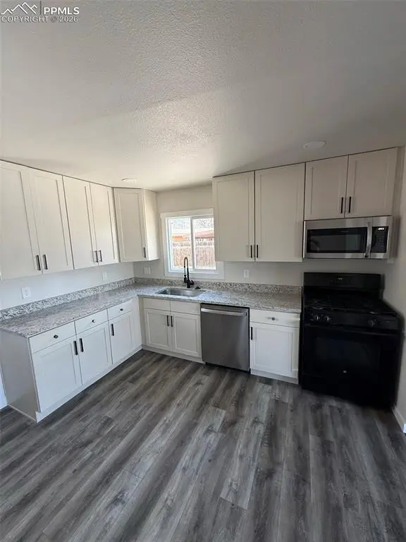 1313 Rockwood AVE, Colorado Springs, CO 80905