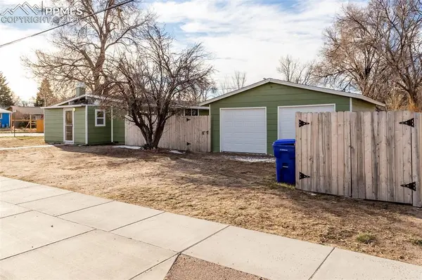 3320 N Arcadia ST, Colorado Springs, CO 80907