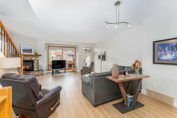 300 Eagle Terrace RD #2, Canmore, AB T1W 3E5