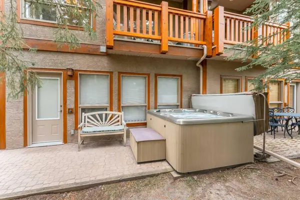 300 Eagle Terrace RD #2, Canmore, AB T1W 3E5
