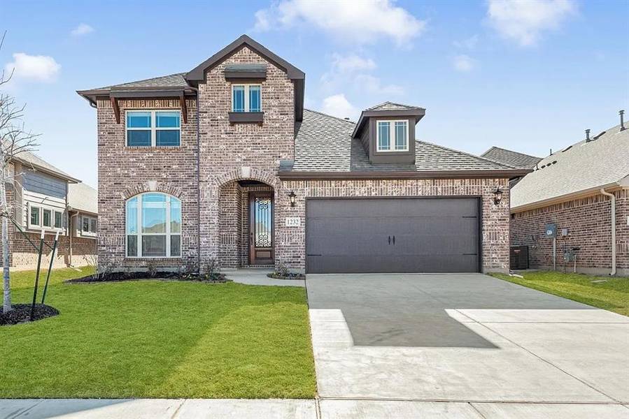 1232 Starlight Avenue, Aubrey, TX 76227