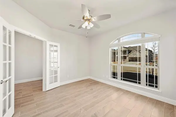 1232 Starlight Avenue, Aubrey, TX 76227