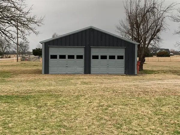 2082 Fm 1566, Wolfe City, TX 75496
