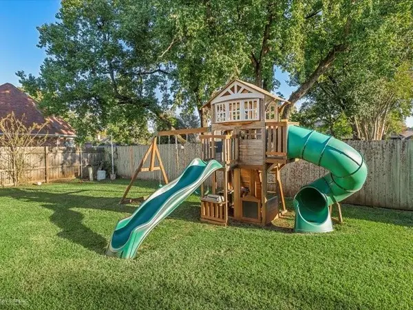 302 Greenacres Boulevard, Bossier City, LA 71111