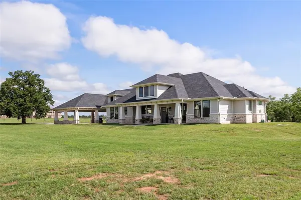 100 Tall Grass Court, Weatherford, TX 76087
