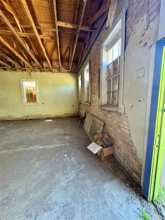 107 W Main Street, Malakoff, TX 75148