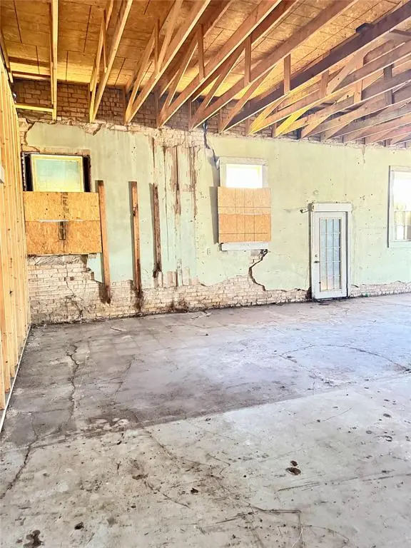 107 W Main Street, Malakoff, TX 75148