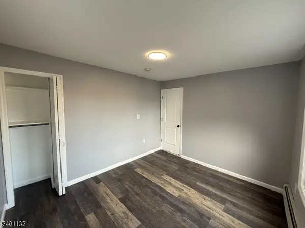 451 Westminster Ave, Elizabeth City, NJ 07208