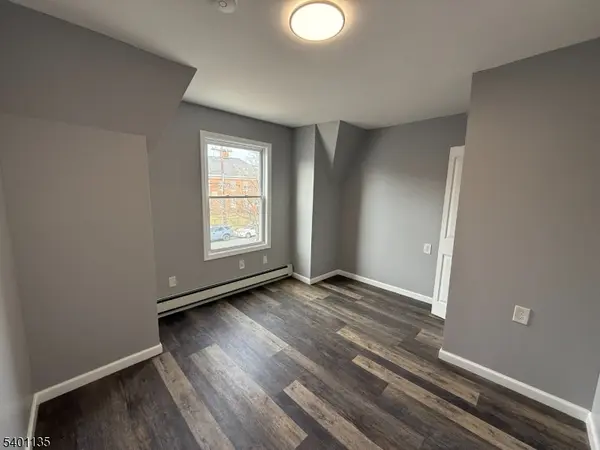 451 Westminster Ave, Elizabeth City, NJ 07208