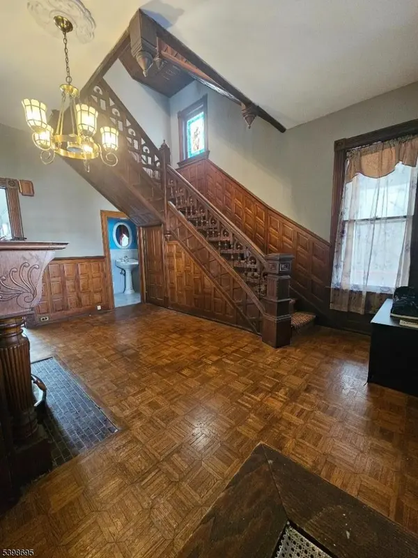 608 3rd St, Belvidere Twp., NJ 07823