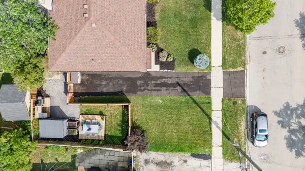 4527 Bennett RD, Burlington, ON L7L 1Y5