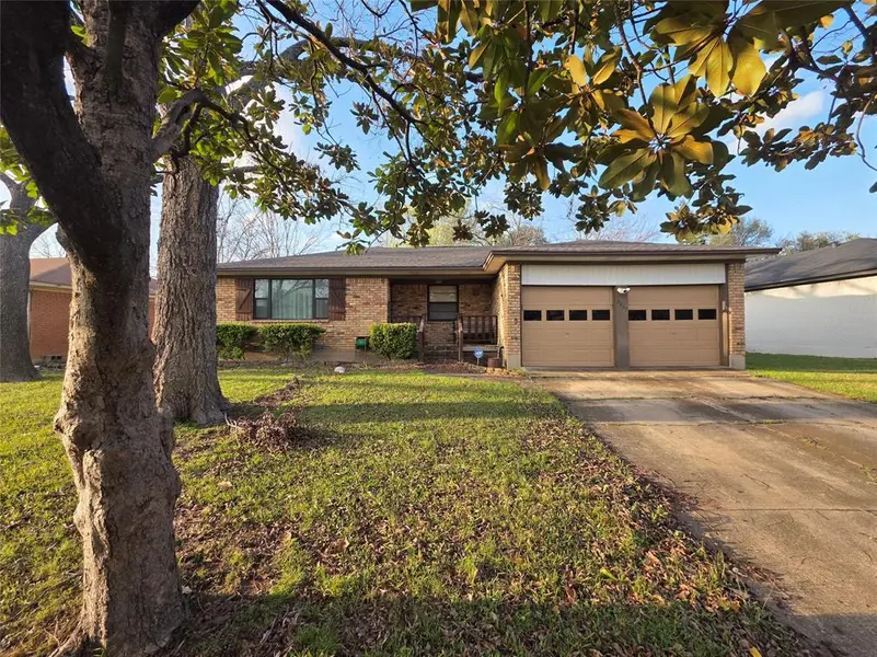 8257 Stony Creek Drive, Dallas, TX 75228