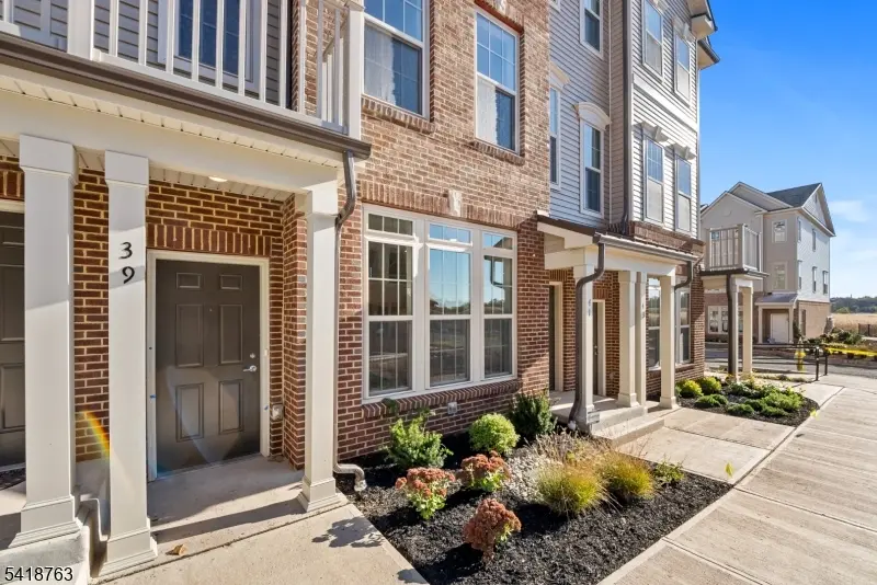 39 Robeson St, Somerville Boro, NJ 08876