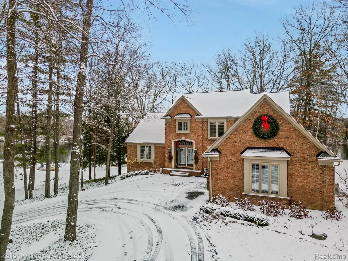 3120 Pond RD, Addison Township, MI 48367