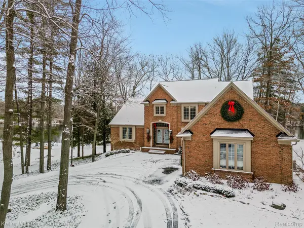 3120 Pond RD, Addison Township, MI 48367